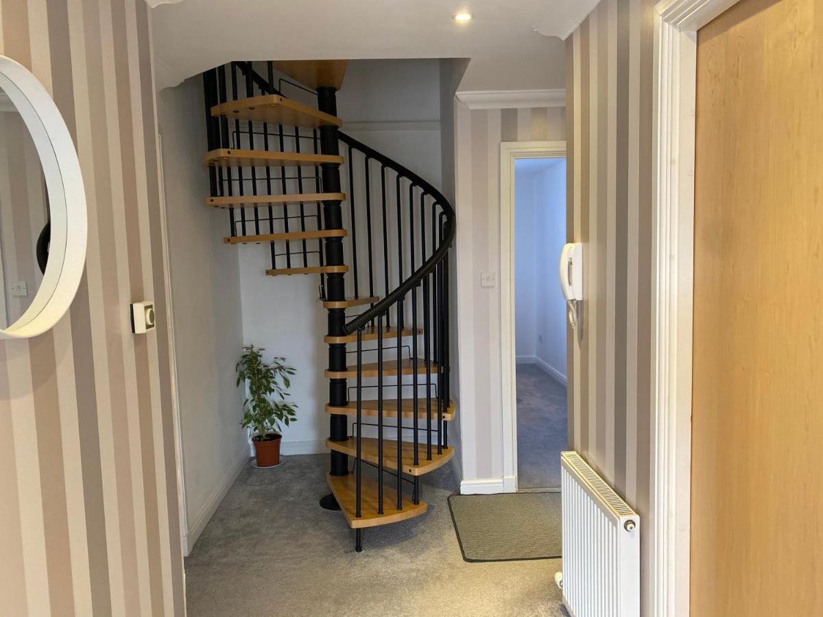 The Duplex Nairn- Spacious 3 Bedroom With Sunny Balcony エクステリア 写真